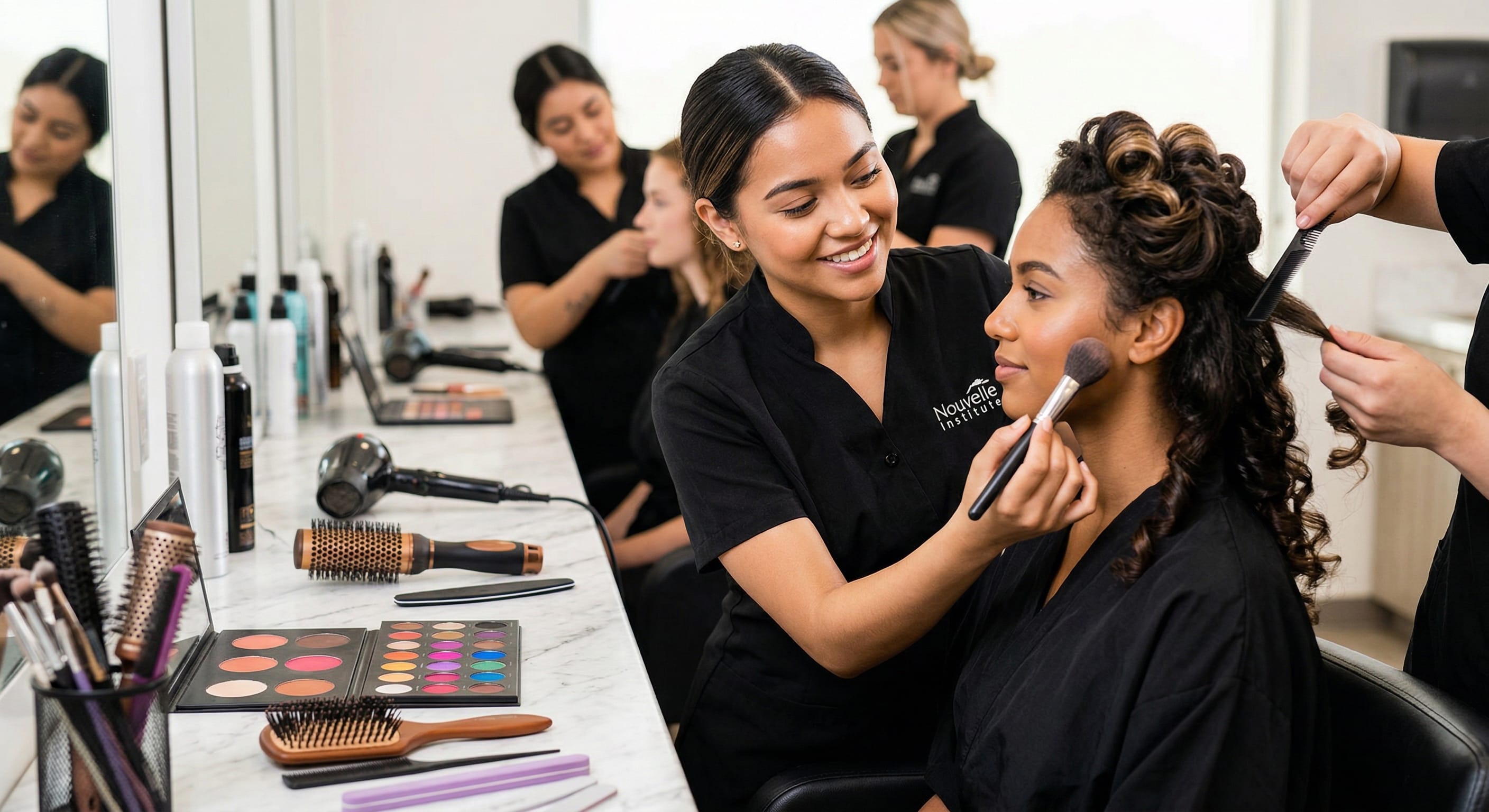 Imagen Hero premium del programa de Cosmetología para Nouvelle Institute.